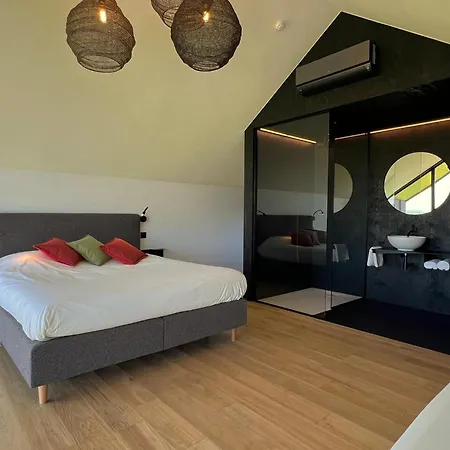 Amazing With Shared Pool Holiday home Monteuville
