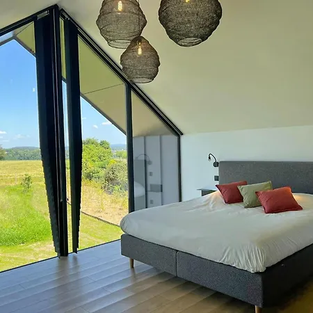 Amazing With Shared Pool Holiday home