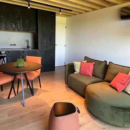 Amazing With Shared Pool Holiday home *